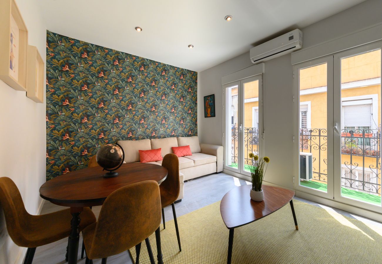 Apartamento en Madrid - M (TEN602D) Piso de 2 dormitorios con balcón en Ma