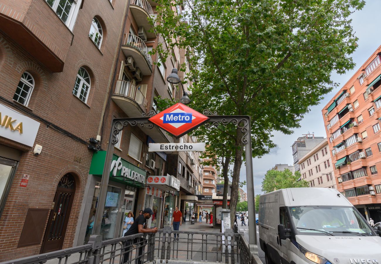 Apartamento en Madrid - M (TEN602D) Piso de 2 dormitorios con balcón en Ma