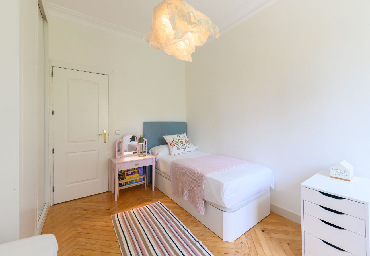 Apartamento en Madrid - M (ORE39) Piso de 3 dormitorios +  2 Baños  y estu