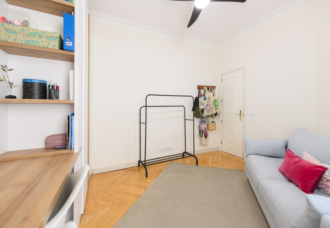Apartamento en Madrid - M (ORE39) Piso de 3 dormitorios +  2 Baños  y estu