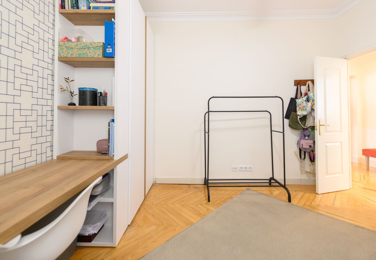 Apartamento en Madrid - M (ORE39) Piso de 3 dormitorios +  2 Baños  y estu