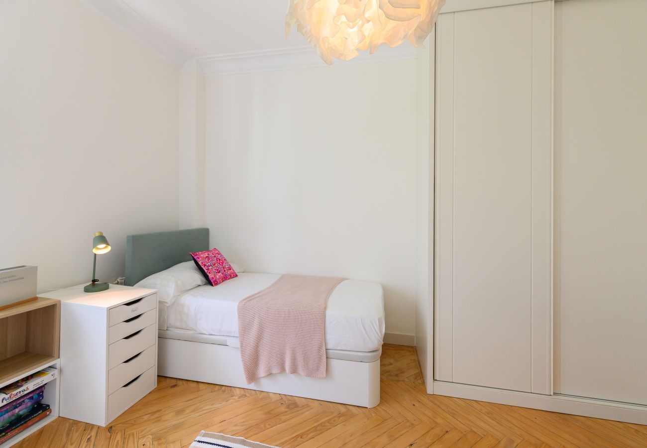 Apartamento en Madrid - M (ORE39) Piso de 3 dormitorios +  2 Baños  y estu