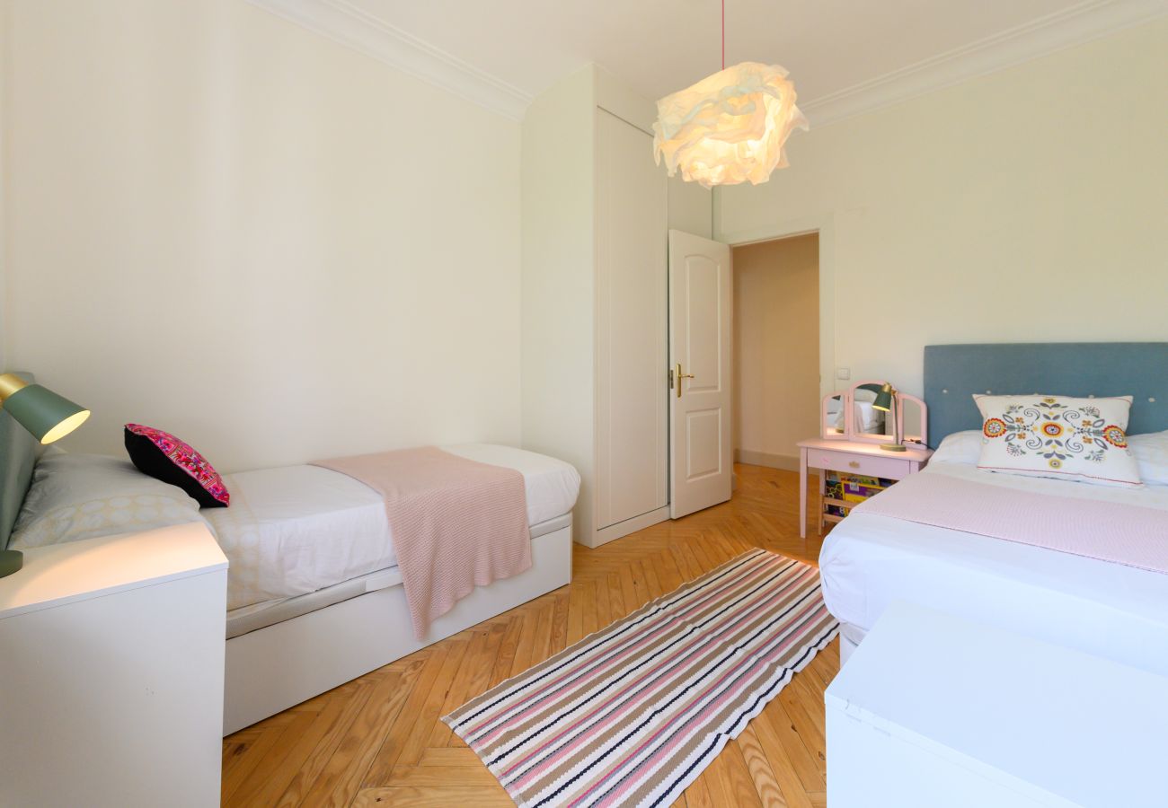 Apartamento en Madrid - M (ORE39) Piso de 3 dormitorios +  2 Baños  y estu