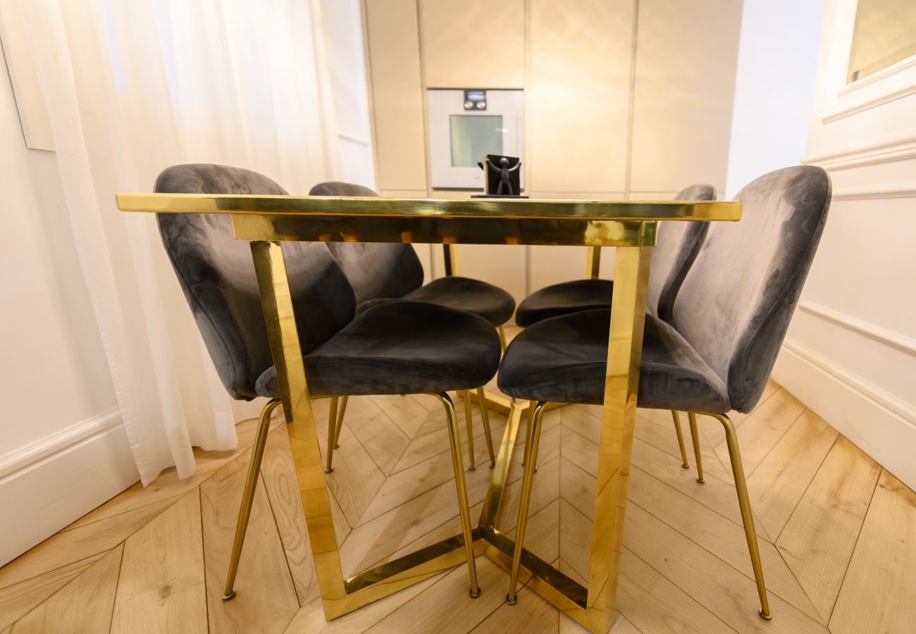 Apartamento en Madrid - M (GPA24) Exclusivo Piso de Lujo en el Barrio de