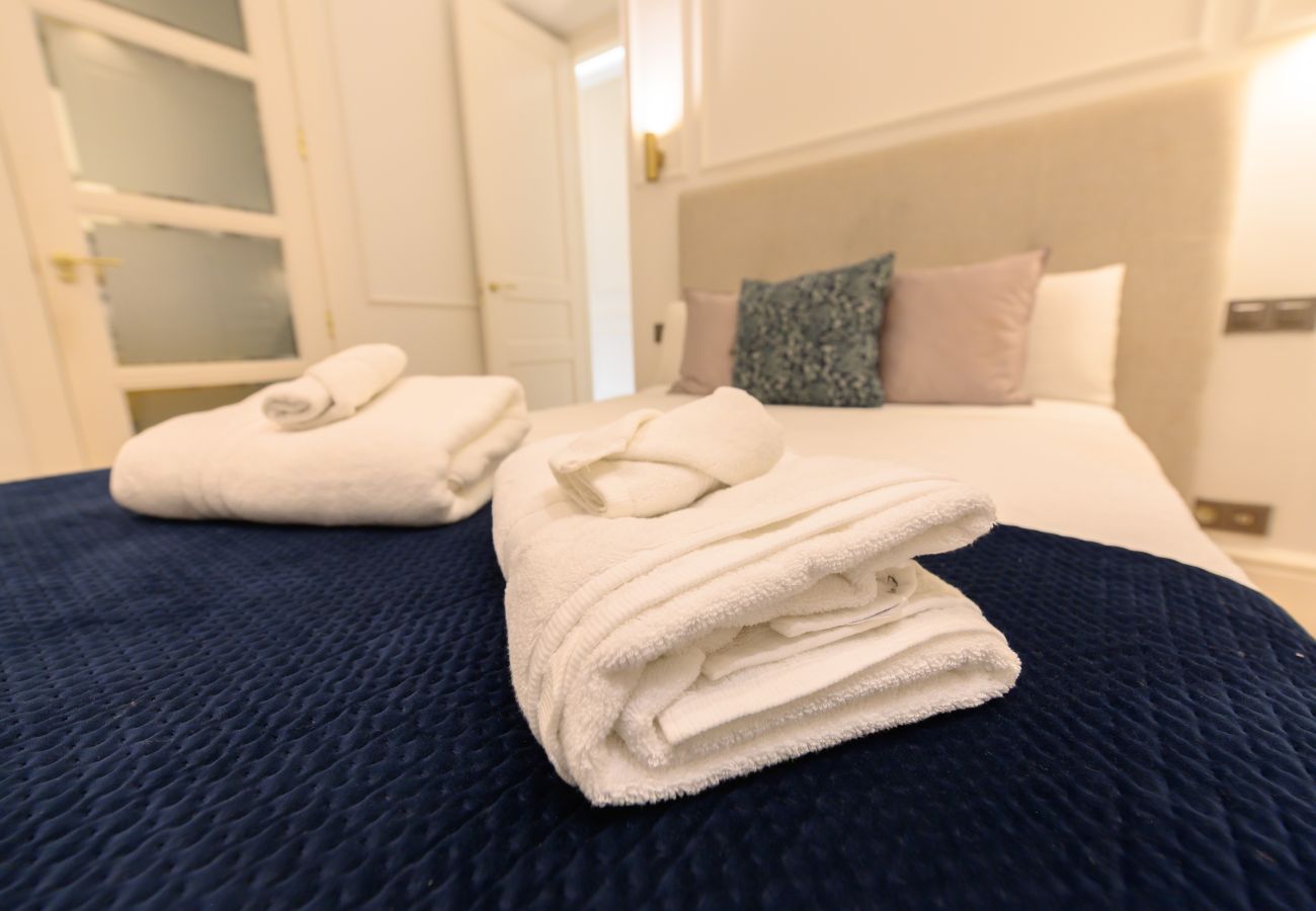 Apartamento en Madrid - M (GPA24) Exclusivo Piso de Lujo en el Barrio de