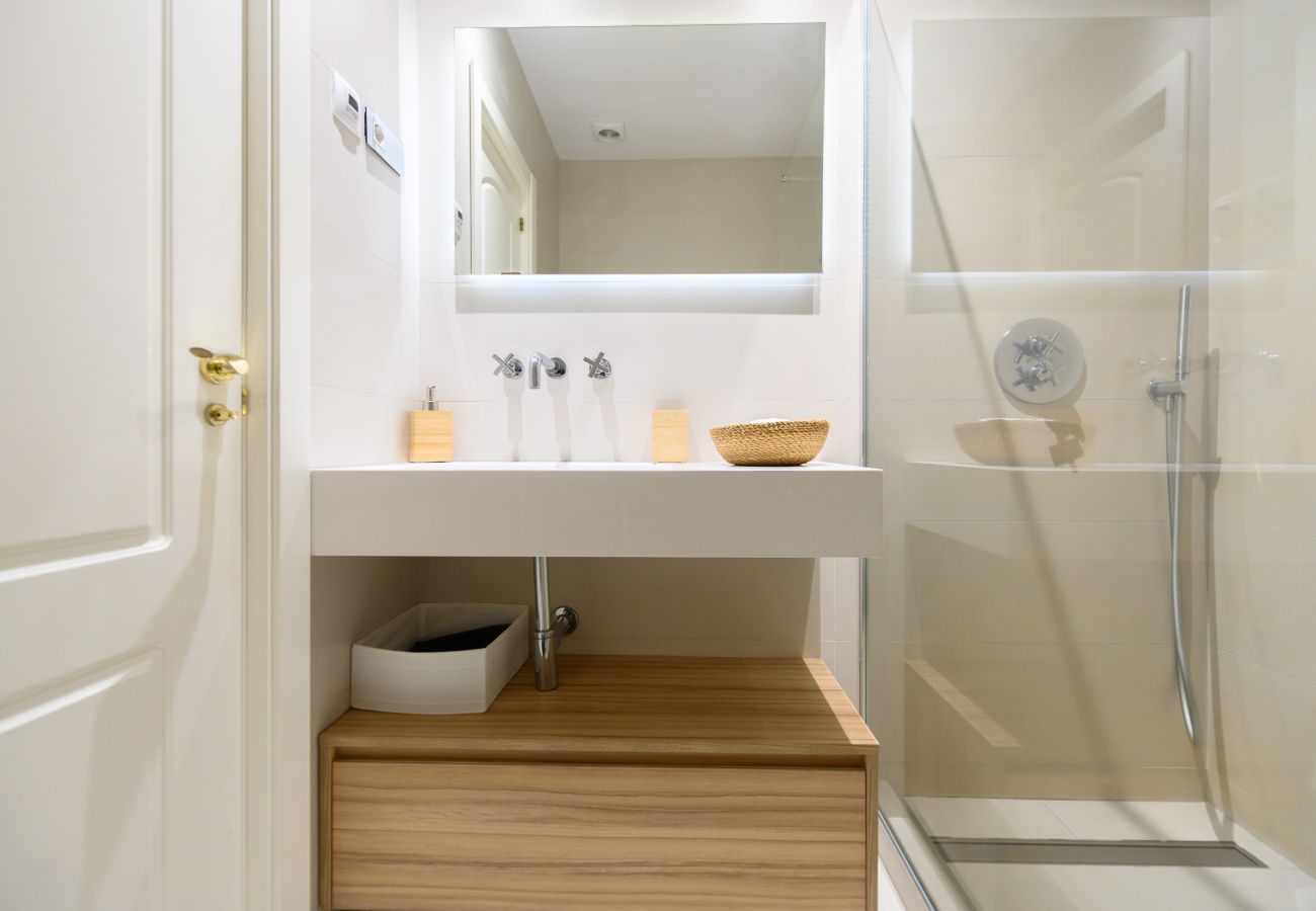 Apartamento en Madrid - M (REI25)Apartamento de Lujo en el Corazón de Madr