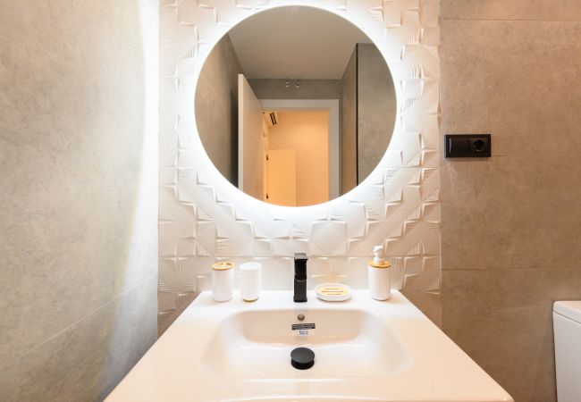 Apartamento en Madrid - M (AGU230)Tu hogar en la ciudad: piso de 3 habita Apartamento en Madrid - M (AGU230)Tu hogar en la ciudad: piso de 3 habita