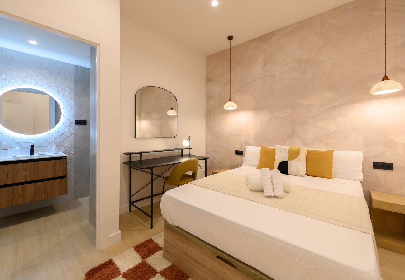 Apartamento en Madrid - M (AGU23BE)Tu hogar en la ciudad: piso de 3 habita