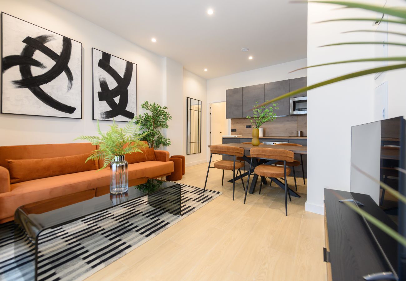 Apartamento en Madrid - M (AGU23BE)Tu hogar en la ciudad: piso de 3 habita