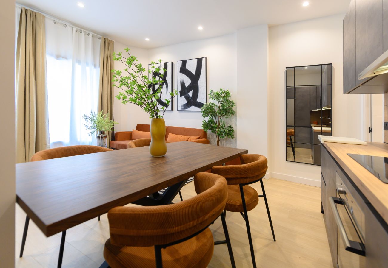 Apartamento en Madrid - M (AGU23BE)Tu hogar en la ciudad: piso de 3 habita