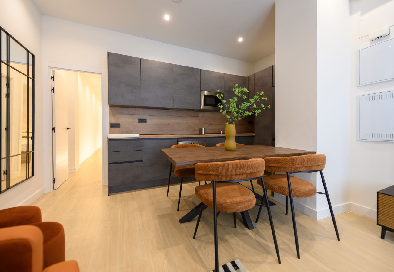 Apartamento en Madrid - M (AGU23BE)Tu hogar en la ciudad: piso de 3 habita