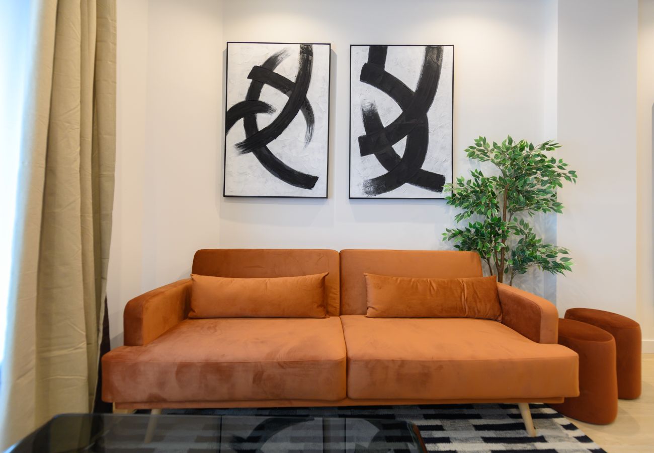 Apartamento en Madrid - M (AGU23BE)Tu hogar en la ciudad: piso de 3 habita