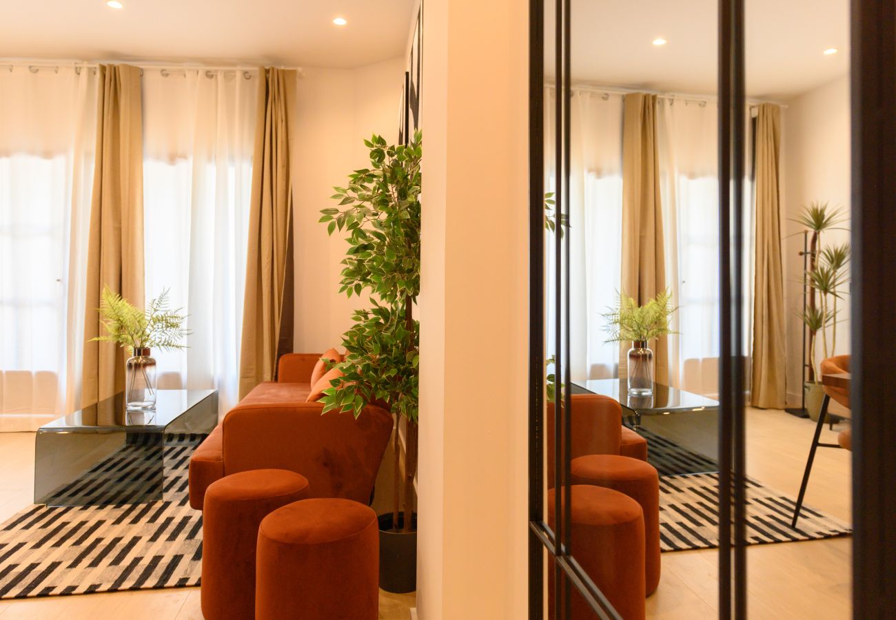 Apartamento en Madrid - M (AGU23BE)Tu hogar en la ciudad: piso de 3 habita