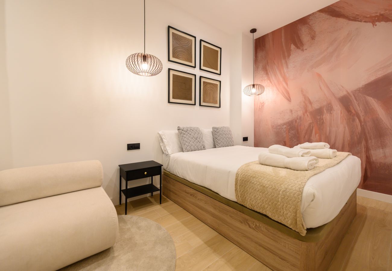 Apartamento en Madrid - M (AGU230)Tu hogar en la ciudad: piso de 3 habita