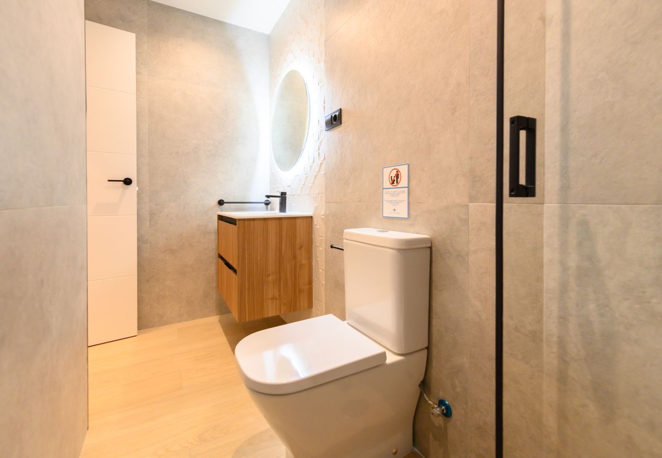 Apartamento en Madrid - M (AGU230)Tu hogar en la ciudad: piso de 3 habita