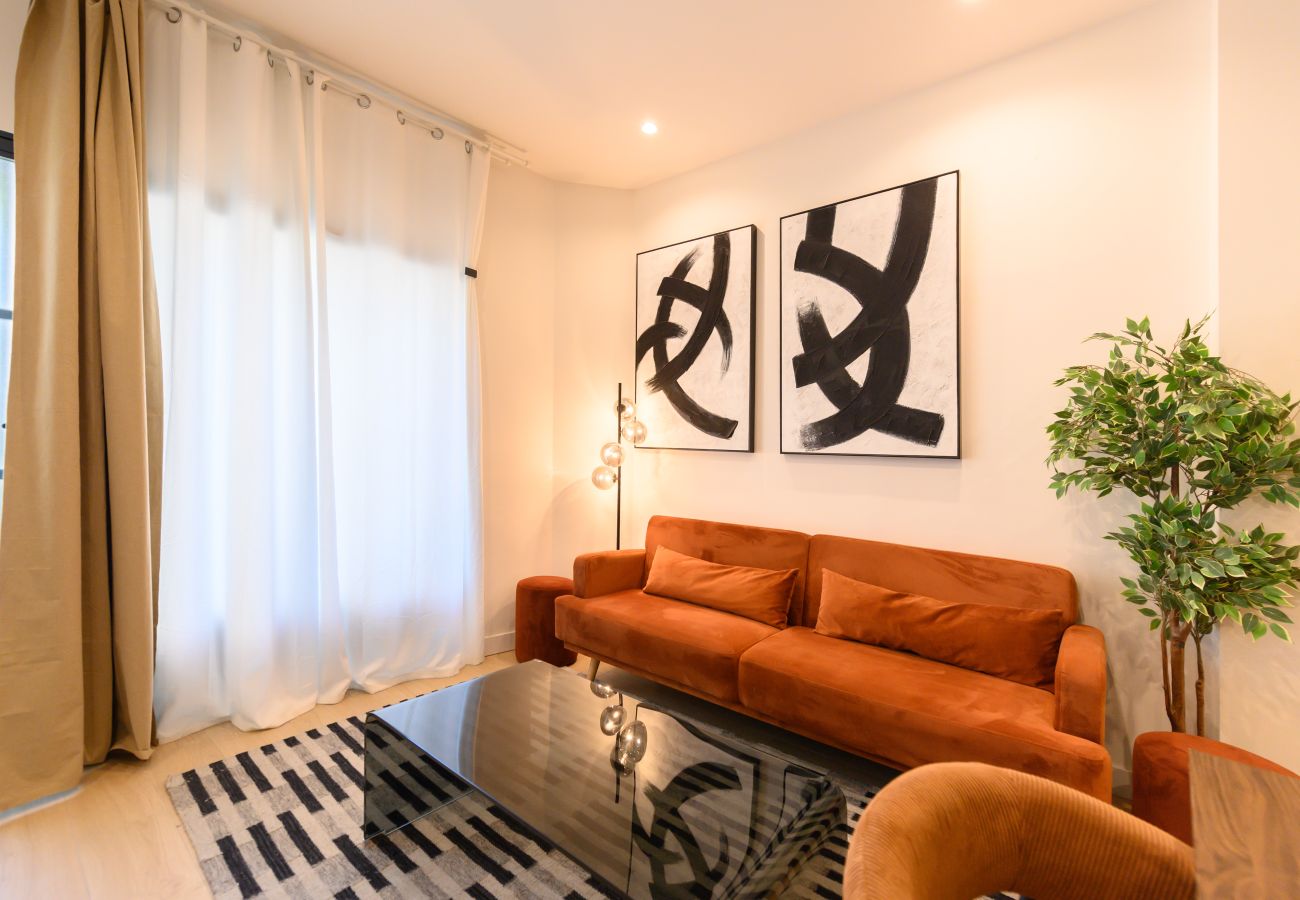 Apartamento en Madrid - M (AGU230)Tu hogar en la ciudad: piso de 3 habita