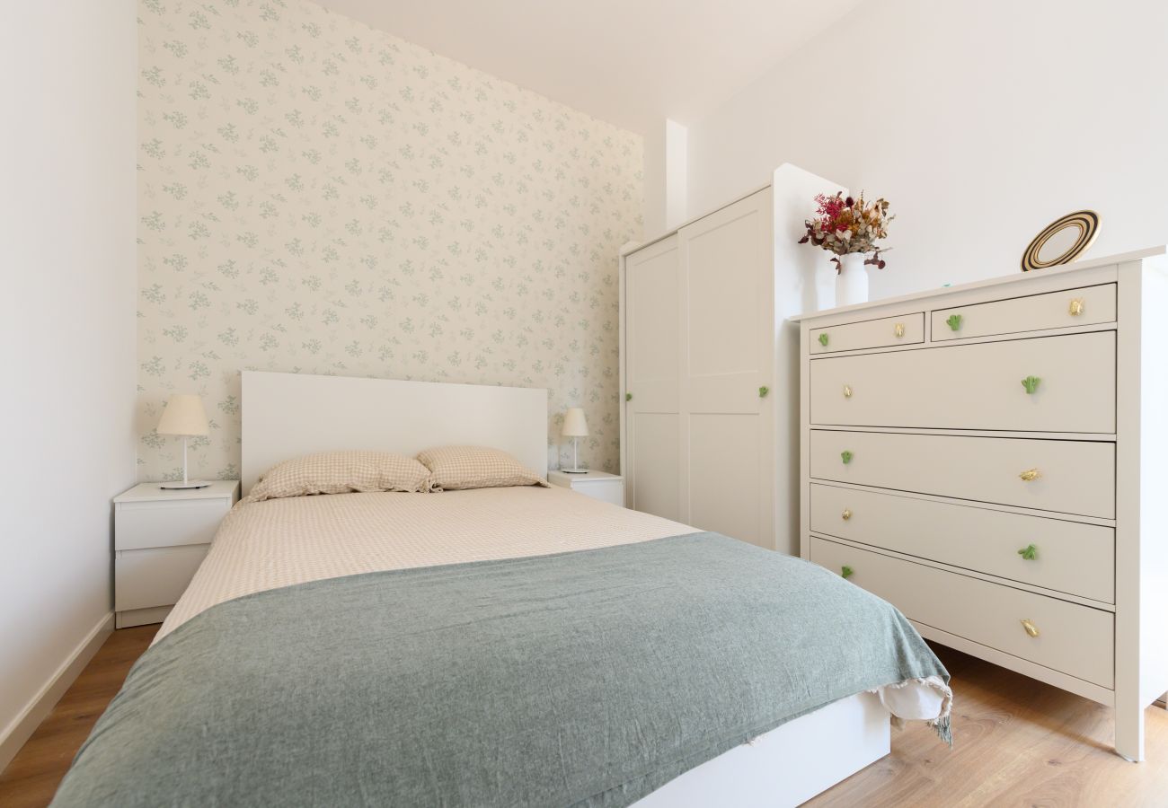 Apartamento en Madrid - M (ORE83)  Piso en Madrid_ 2 dormitorios y terraza