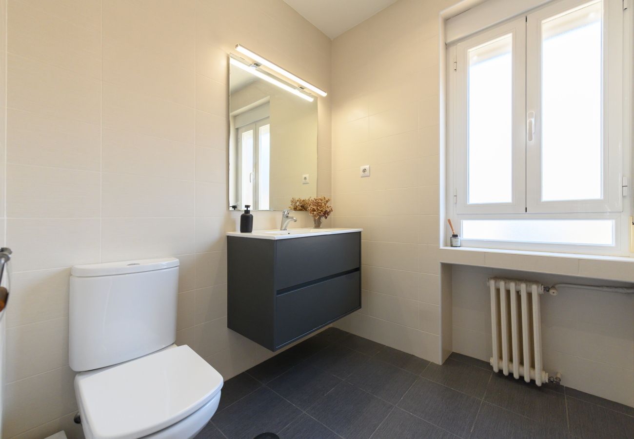 Apartamento en Madrid - M (ORE83)  Piso en Madrid_ 2 dormitorios y terraza