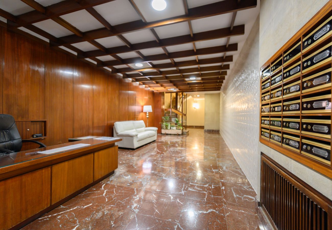 Apartamento en Madrid - M (ORE83)  Piso en Madrid_ 2 dormitorios y terraza