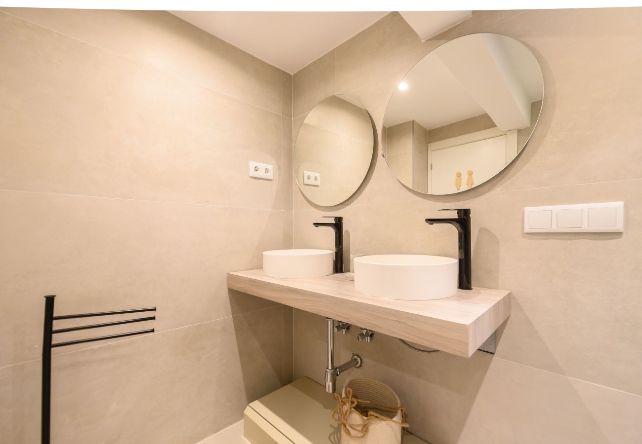 Apartamento en Madrid - M (VDB4)Apartamento con Estilo Único y Barra-Bar e