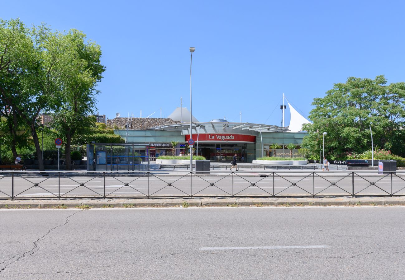 Apartamento en Madrid - M (VDB4)Apartamento con Estilo Único y Barra-Bar e