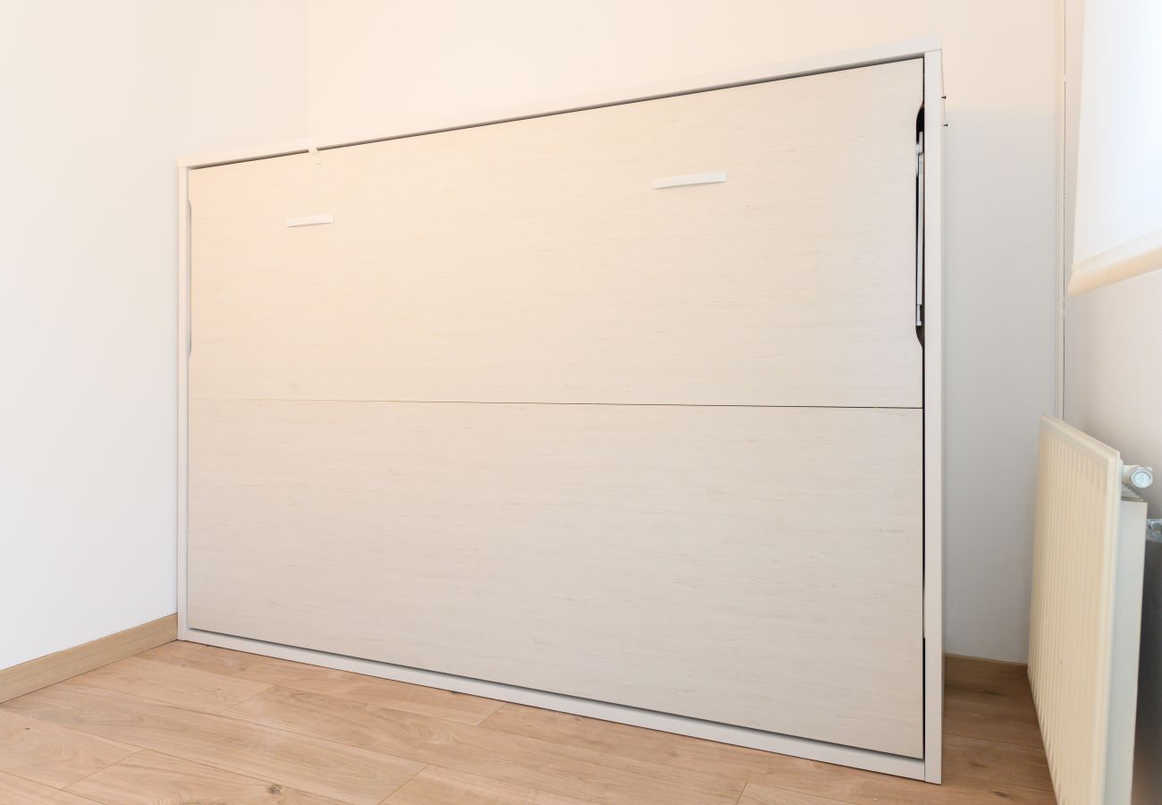 Apartamento en Madrid - M (GAV35)Piso Familiar con Terraza y Piscina en Ur