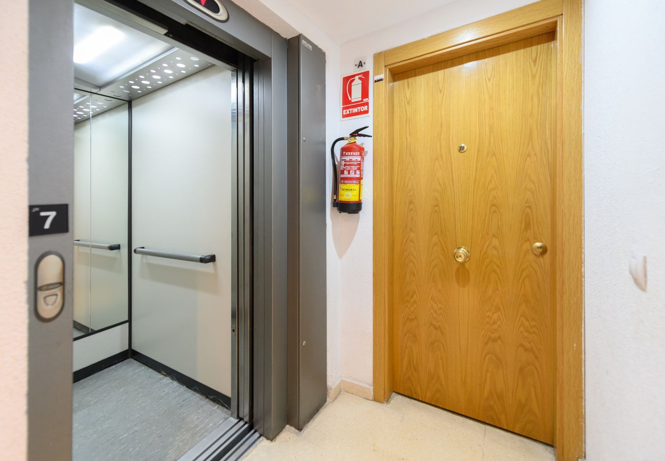 Apartamento en Madrid - M (GAV35)Piso Familiar con Terraza y Piscina en Ur