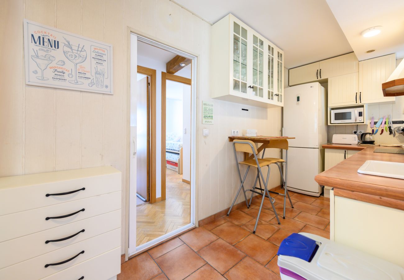Apartamento en Madrid - M (GAV35)Piso Familiar con Terraza y Piscina en Ur