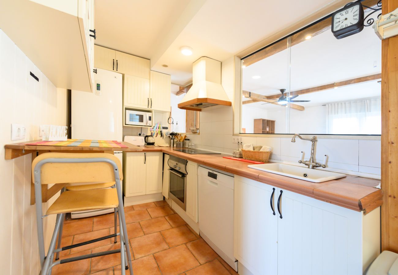 Apartamento en Madrid - M (GAV35)Piso Familiar con Terraza y Piscina en Ur