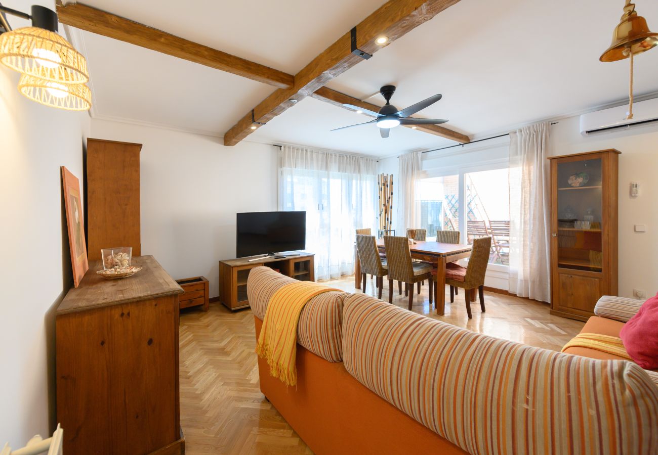 Apartamento en Madrid - M (GAV35)Piso Familiar con Terraza y Piscina en Ur