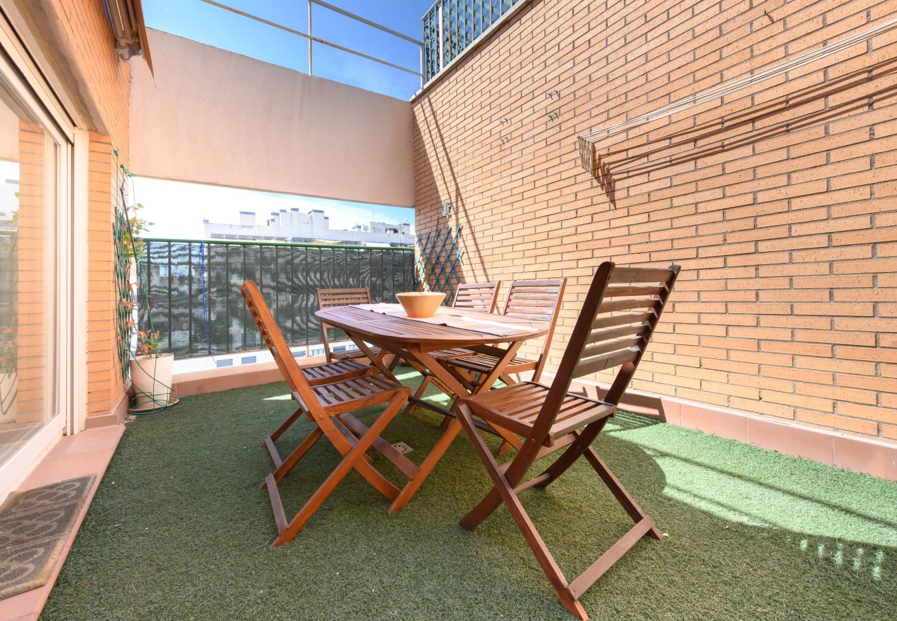 Apartamento en Madrid - M (GAV35)Piso Familiar con Terraza y Piscina en Ur