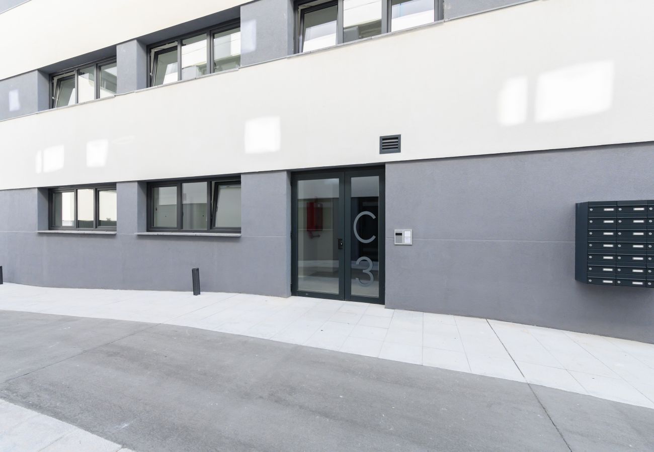 Estudio en San Sebastián de los Reyes - M (FVE53) Estudio moderno con terraza privada y ex