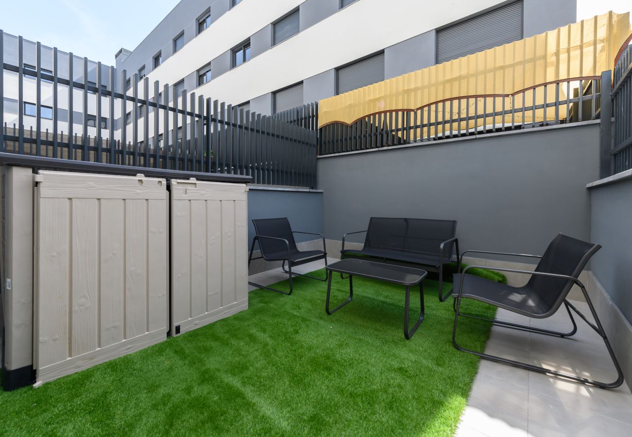 Estudio en San Sebastián de los Reyes - M (FVE54) Estudio con terraza privada y piscina -g