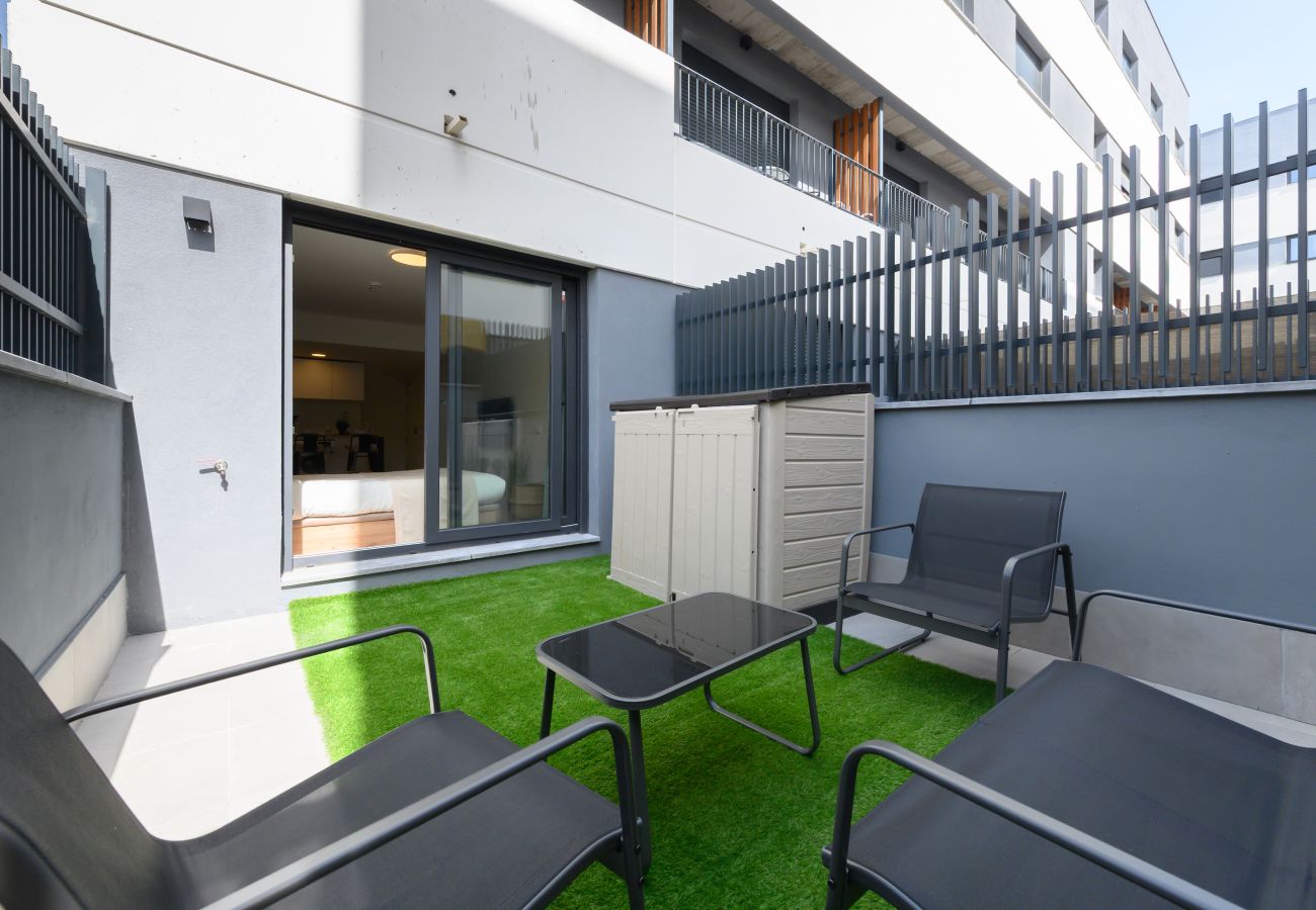 Estudio en San Sebastián de los Reyes - M (FVE54) Estudio con terraza privada y piscina -g