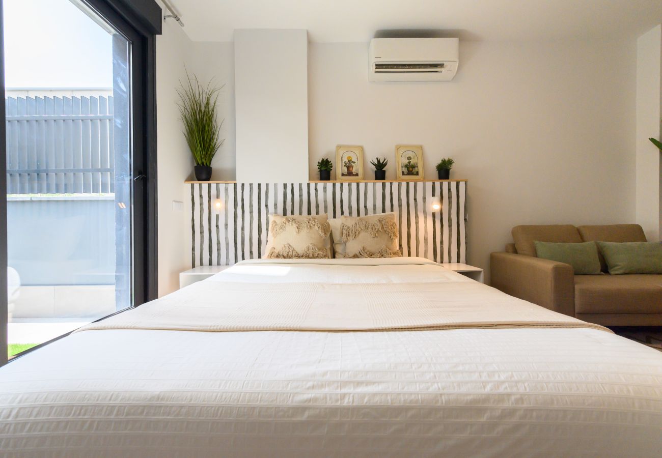 Estudio en San Sebastián de los Reyes - M (FVE54) Estudio con terraza privada y piscina -g