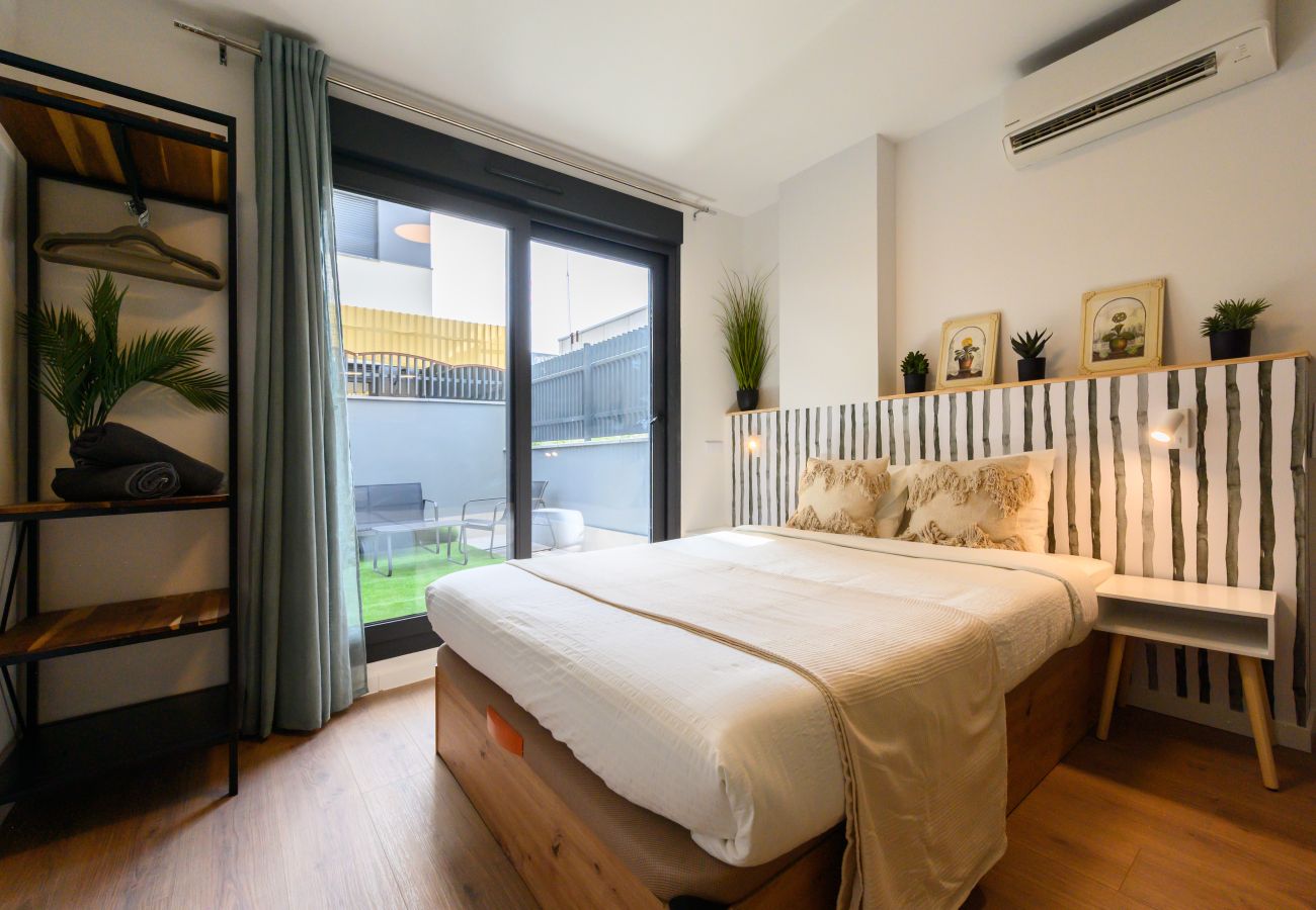 Estudio en San Sebastián de los Reyes - M (FVE54) Estudio con terraza privada y piscina -g