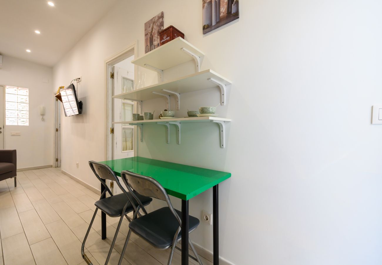 Apartamento en Madrid - M (SFU71) Acogedor Piso con Terraza y Espacios par