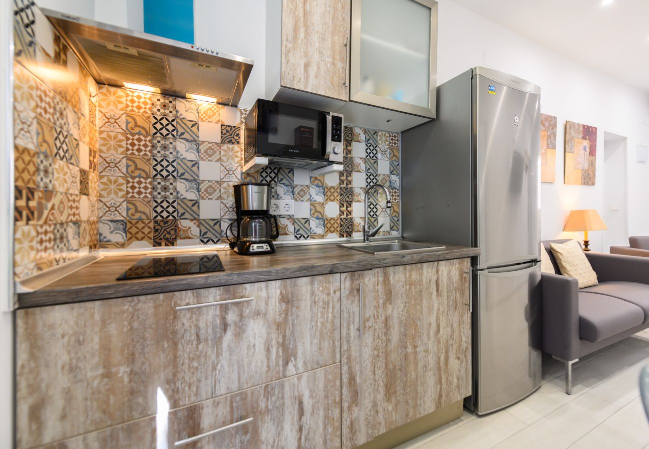 Apartamento en Madrid - M (SFU71) Acogedor Piso con Terraza y Espacios par