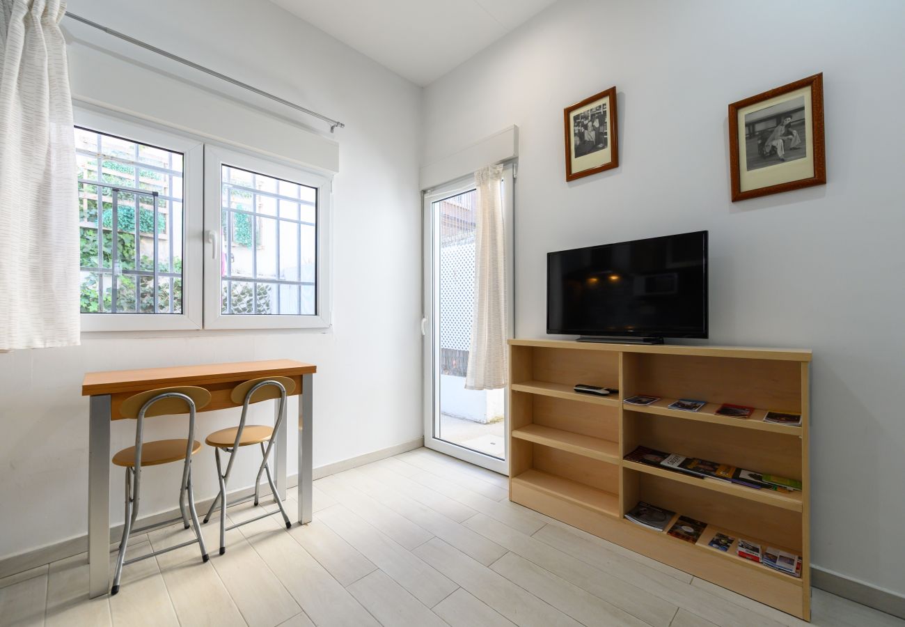 Apartamento en Madrid - M (SFU72)Moderno piso de 1 dormitorio con terraza