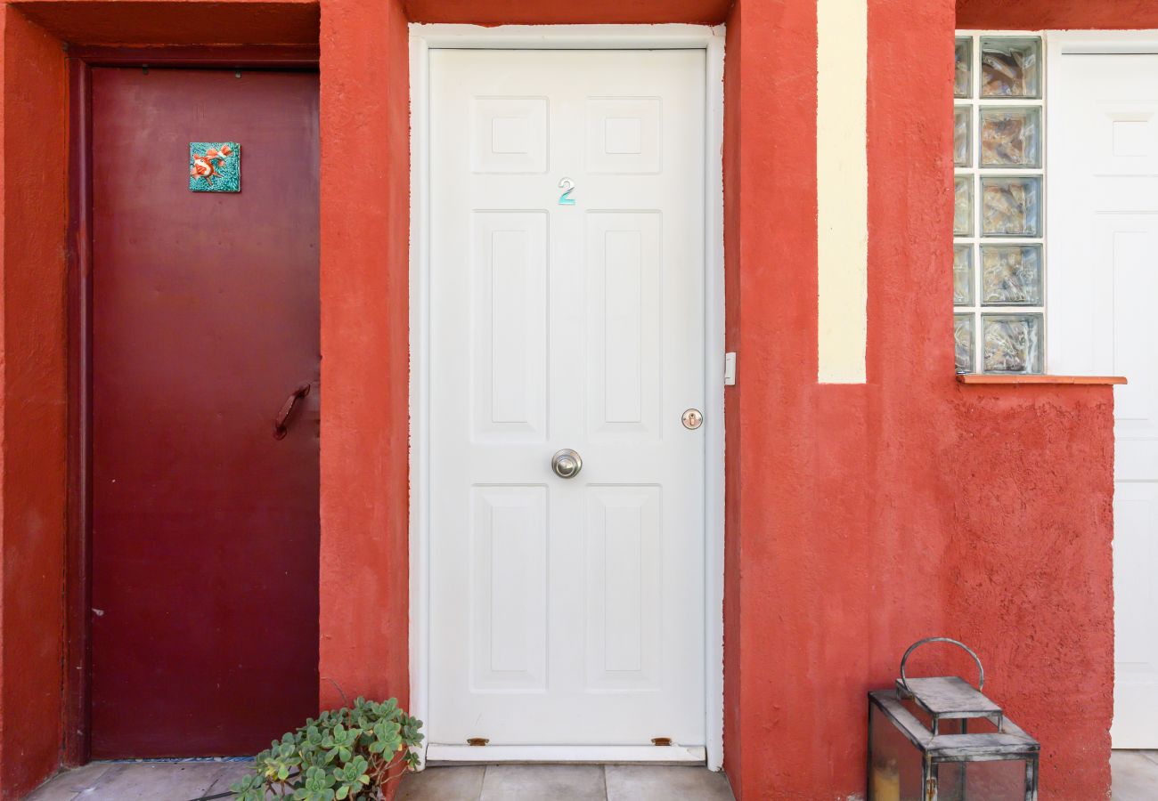 Apartamento en Madrid - M (SFU72)Moderno piso de 1 dormitorio con terraza