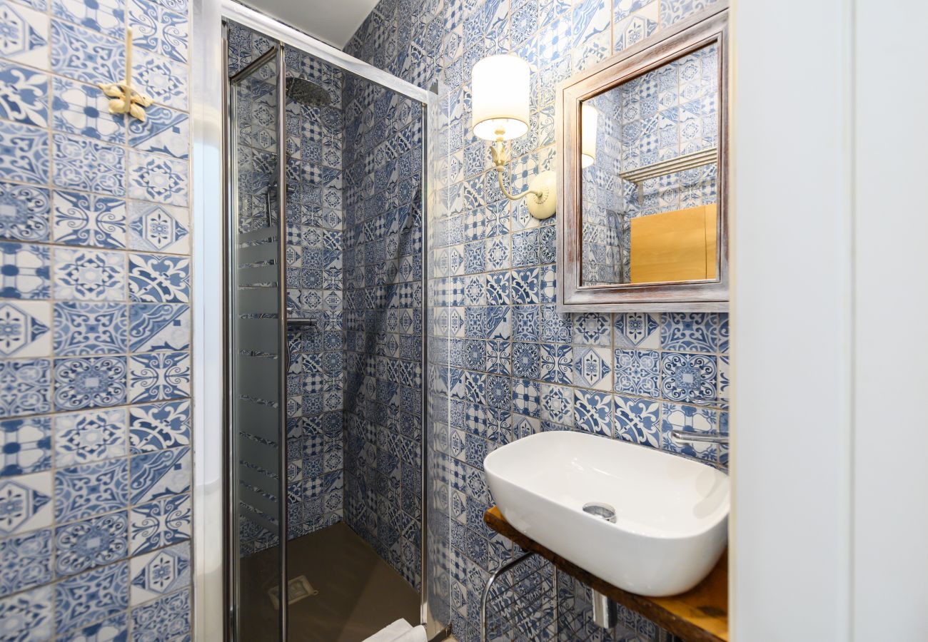 Apartamento en Madrid - M (SFU72)Moderno piso de 1 dormitorio con terraza