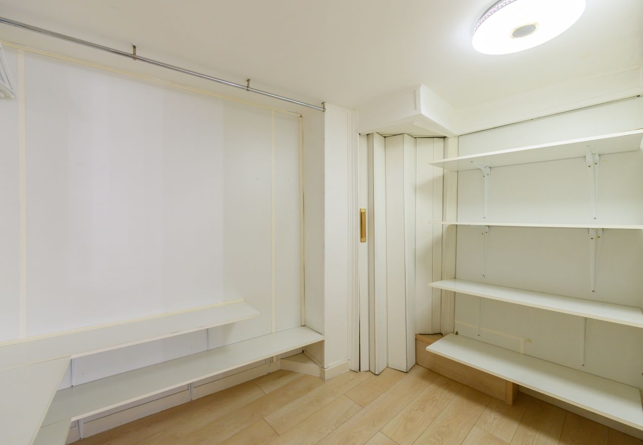 Apartamento en Madrid - M (HOR291)Moderno dúplex de 1 dormitorio con toda