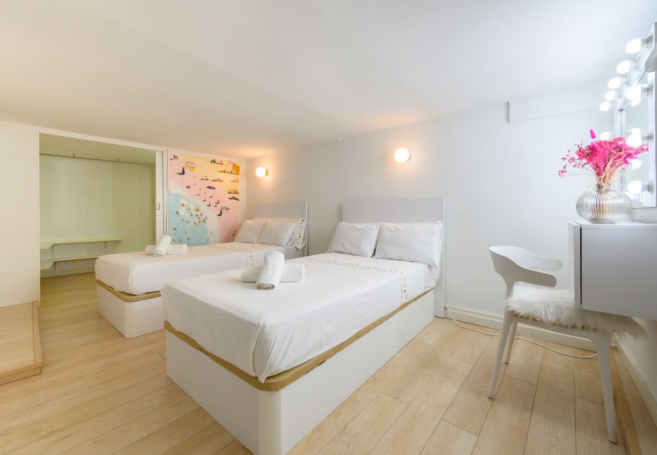 Apartamento en Madrid - M (HOR291)Moderno dúplex de 1 dormitorio con toda