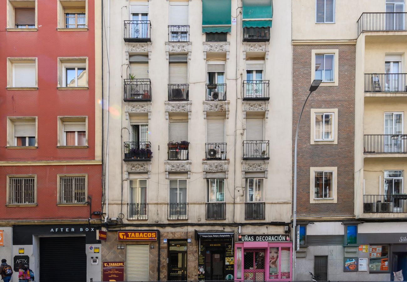 Apartamento en Madrid - M (CAR1012)Apartamento  con 2 dormitorios, 2 baño