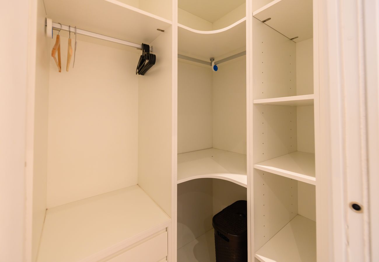 Apartamento en Madrid - M (CAR1012)Apartamento  con 2 dormitorios, 2 baño