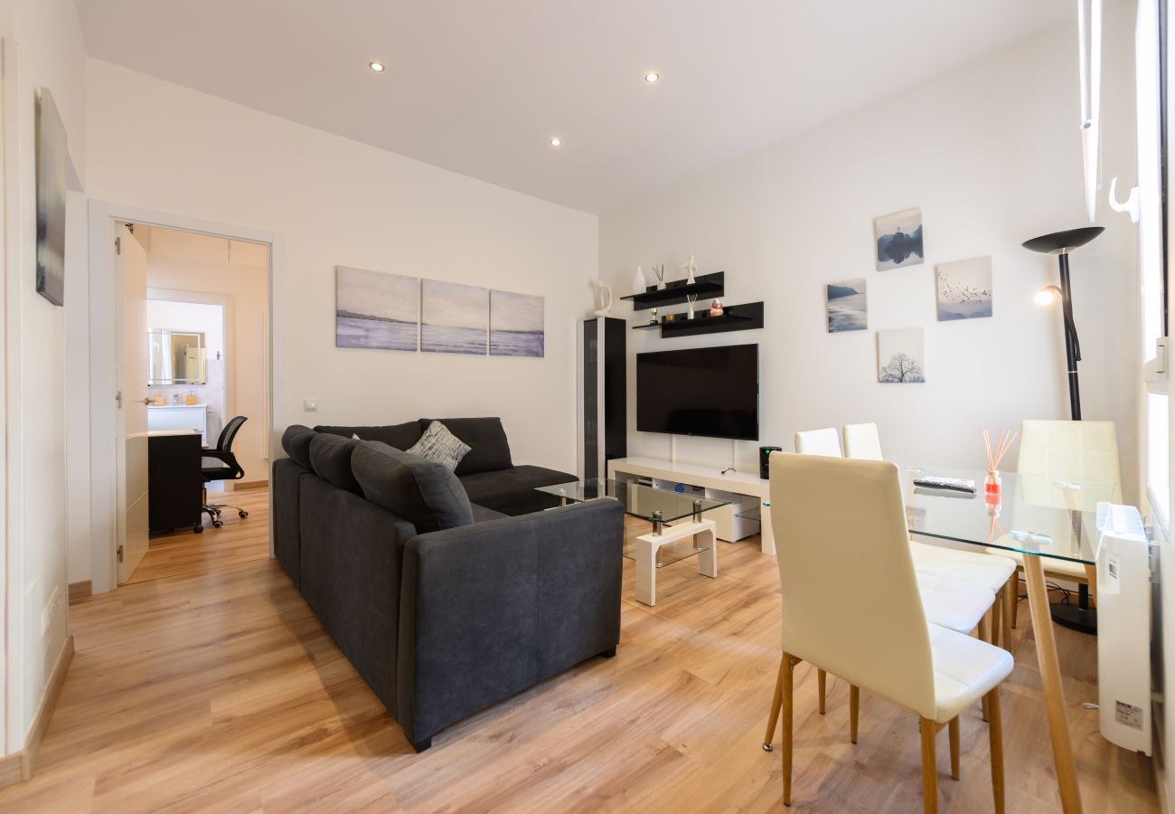 Apartamento en Madrid - M (CAR1012)Apartamento  con 2 dormitorios, 2 baño