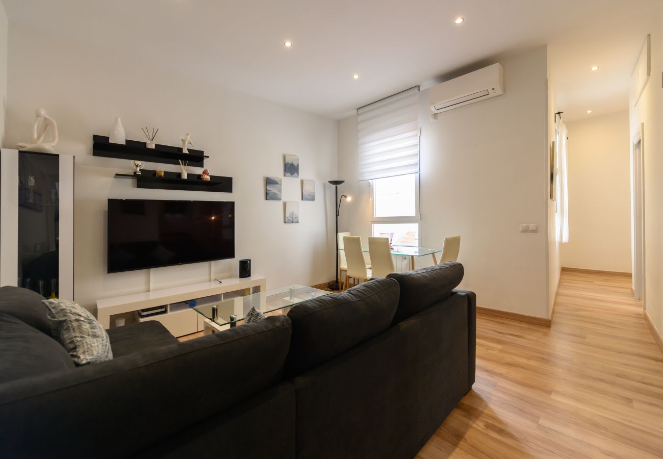 Apartamento en Madrid - M (CAR1012)Apartamento  con 2 dormitorios, 2 baño