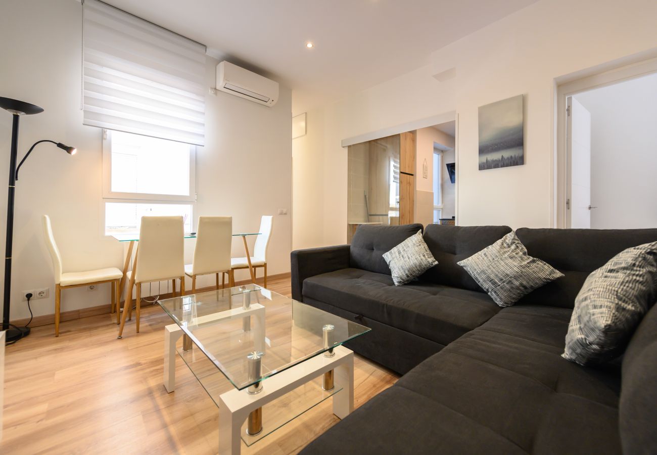 Apartamento en Madrid - M (CAR1012)Apartamento  con 2 dormitorios, 2 baño