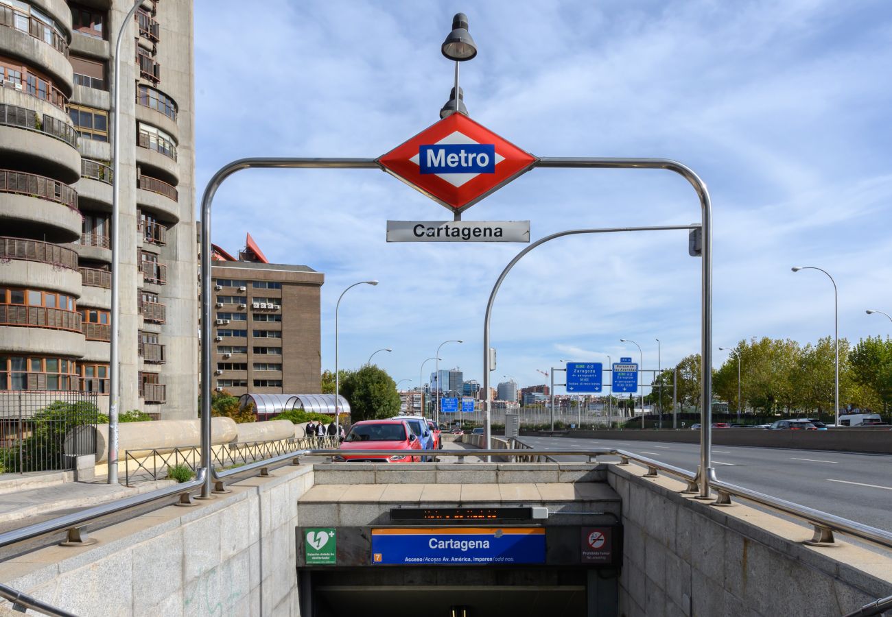 Apartamento en Madrid - M (CAR1012)Apartamento  con 2 dormitorios, 2 baño