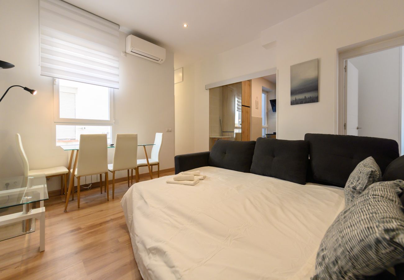 Apartamento en Madrid - M (CAR1012)Apartamento  con 2 dormitorios, 2 baño